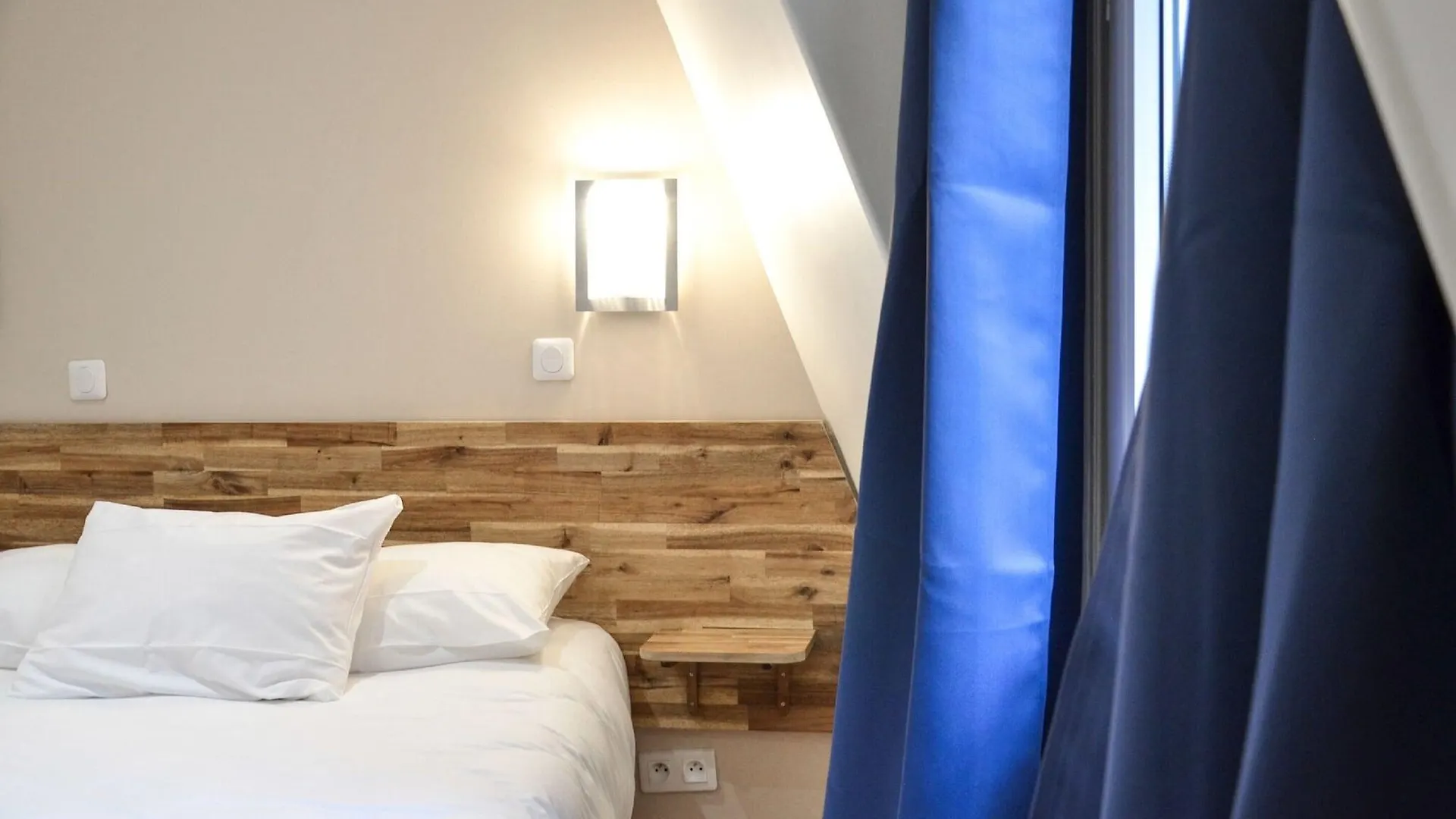 Hotel De La Perdrix Rouge 2*