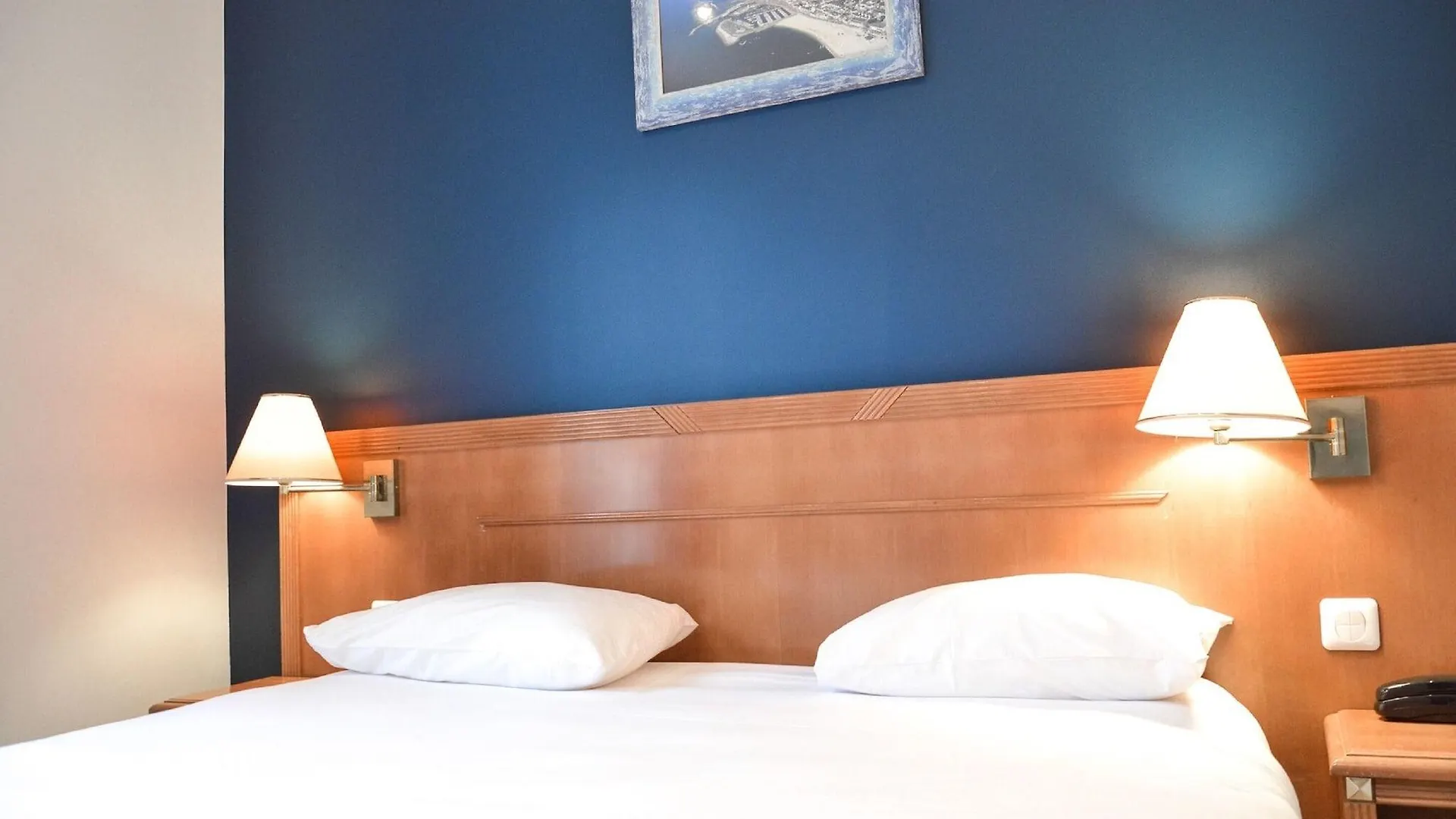 De La Perdrix Rouge Hotel Paris