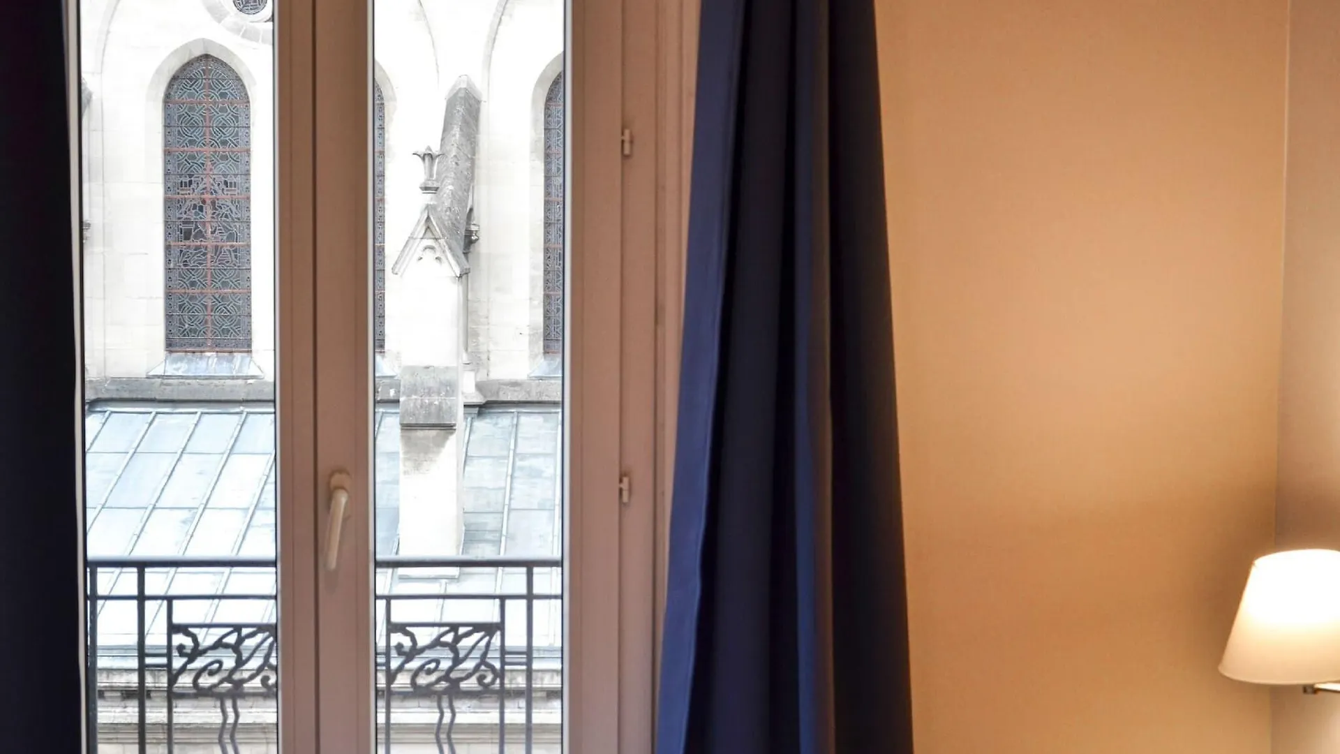 De La Perdrix Rouge Hotel