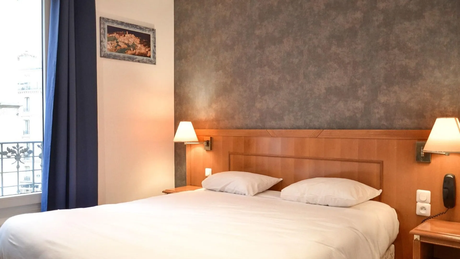 De La Perdrix Rouge Hotel Paris