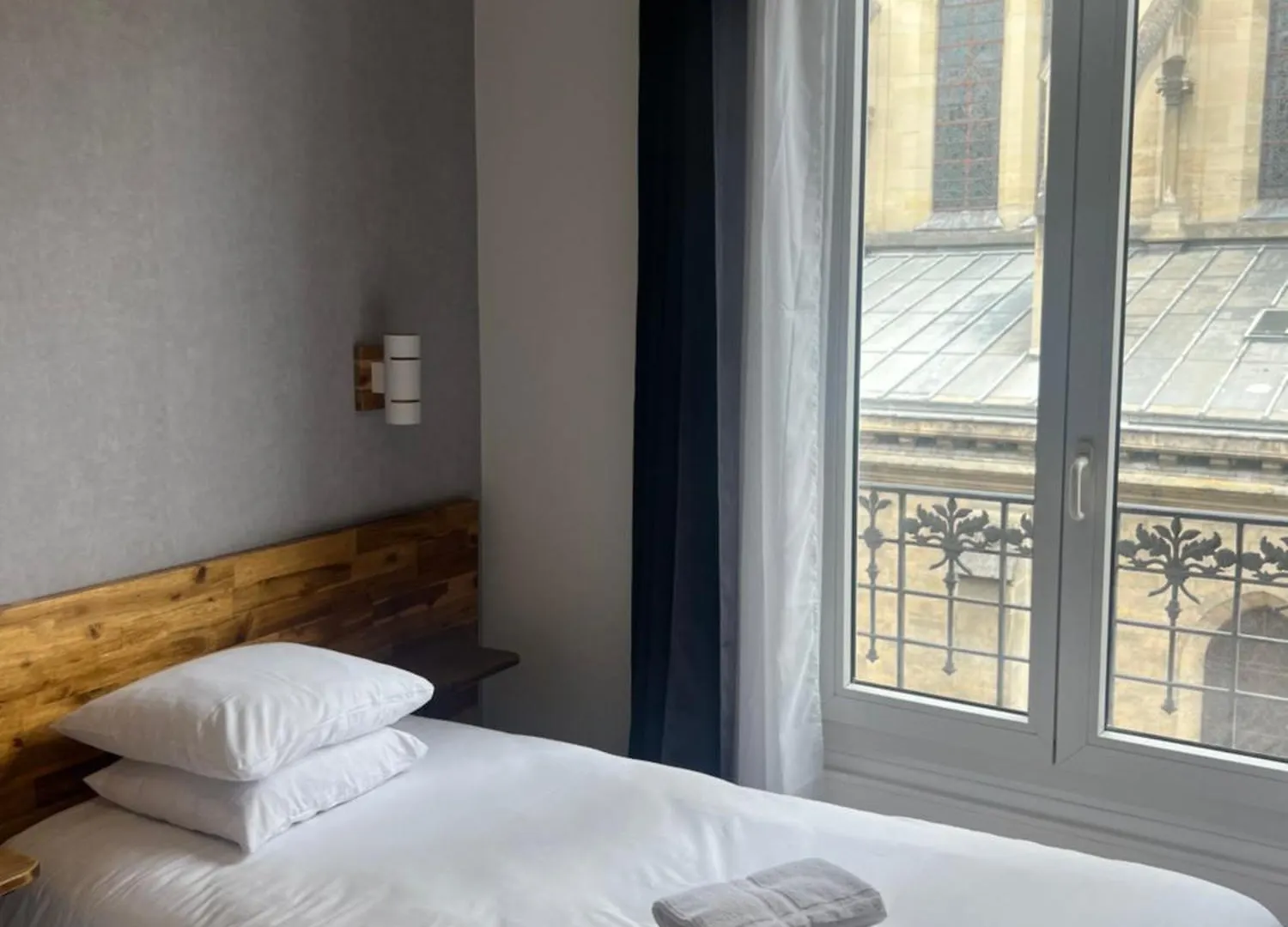 De La Perdrix Rouge 2* Paris